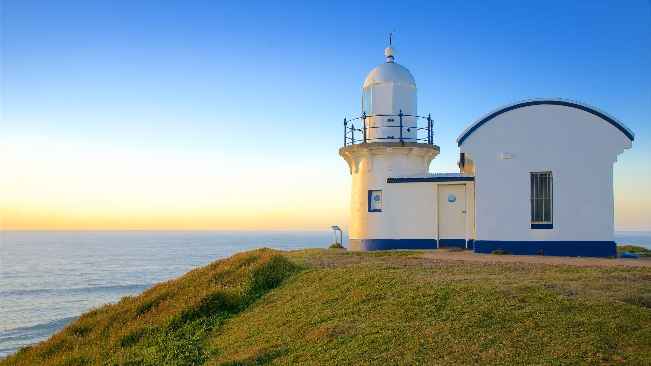 Tacking Point lighthouse